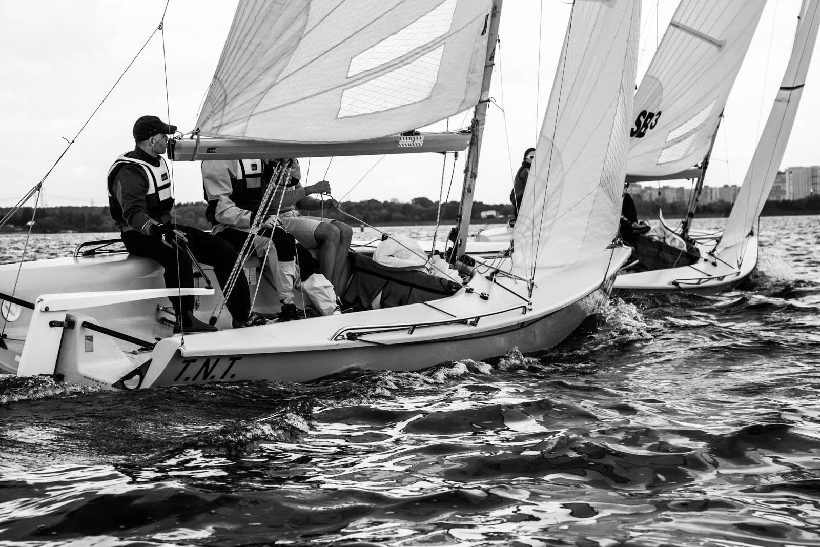 yacht17.jpg yacht17.jpg